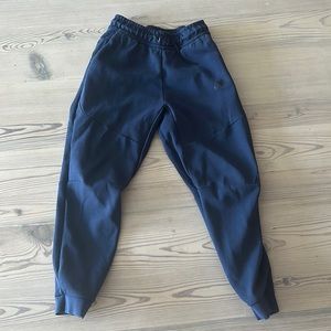 Nike navy sweatpants. Boys size XL-14